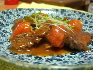 牛肉のソテー　トマト醤油ソース